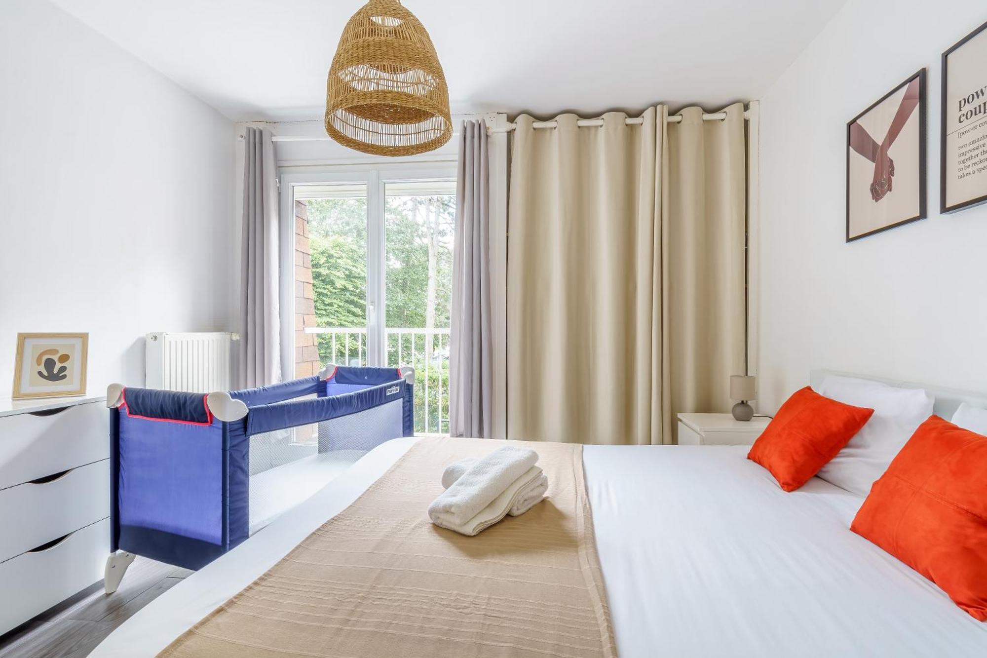 La Maison Des Sourires - Parking Gratuit - Calme - Jardin - Jeux Enfant Babyfoot, Pingpong - Proche Parc Asterix, Aeroport Charles De Gaulles, Des Sables, Chantilly *